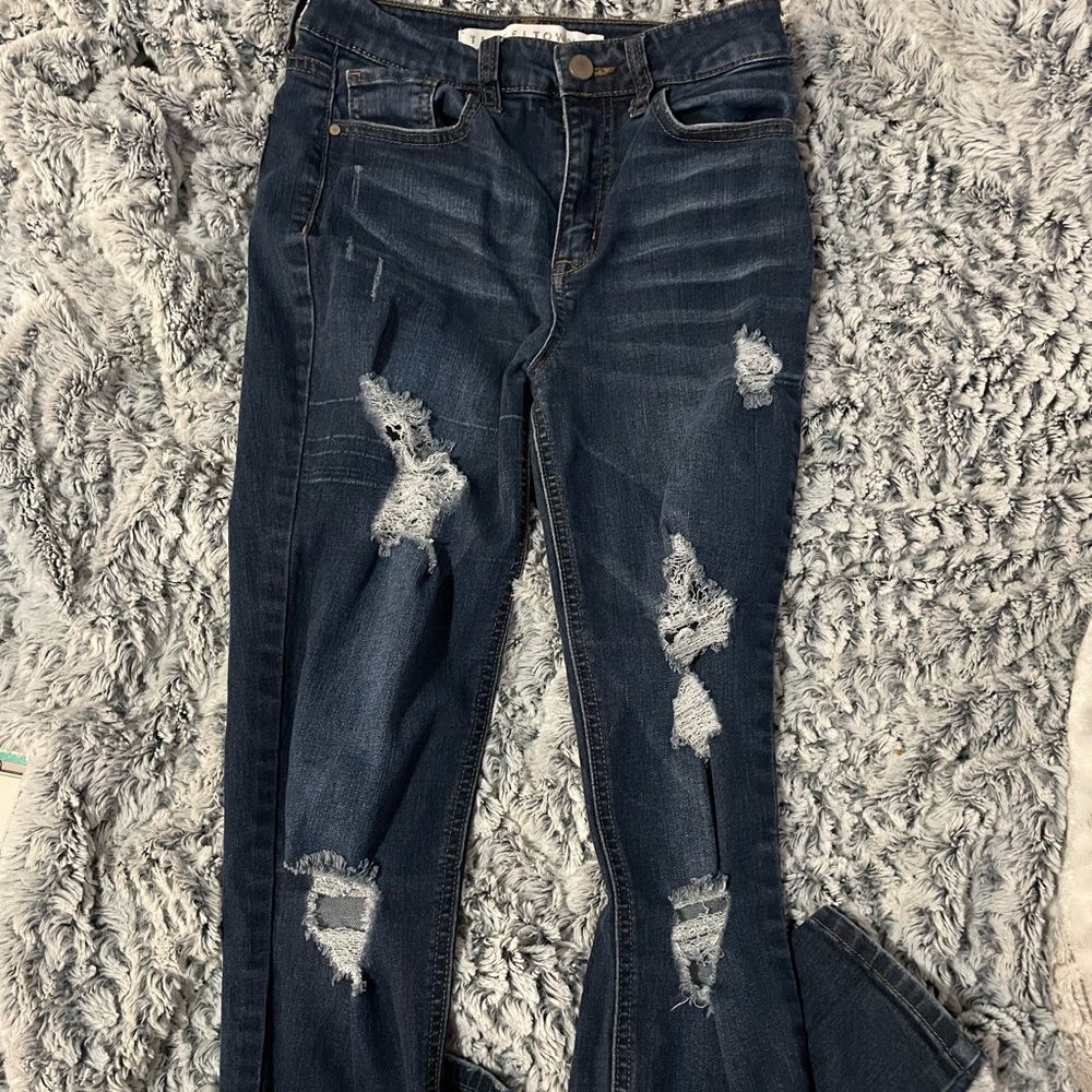 ripped skinny high rise jeans, size 6 worn a couple of times
